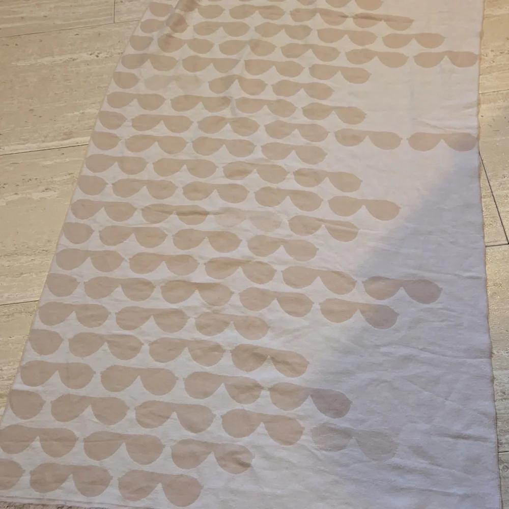 New Karl Lagerfeld Paris Cream/Tan Fringed Edge Oversized Scarf/Wrap - Picture 4 of 9